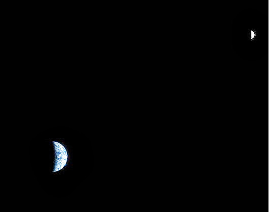 600px-The_Earth_and_the_Moon_photographed_from_Mars_orbit