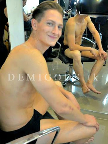 Bench The Naked Truth backstage (39)1