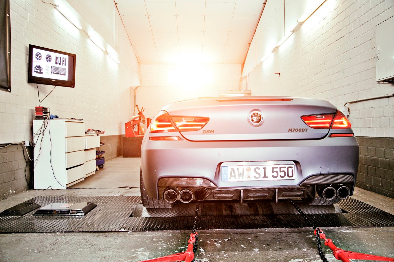 [BBM-M-BMW-M6-1%255B2%255D.jpg]