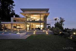 Casa moderna con muros de vidrio Casa-moderna-con-muros-de-vidrio
