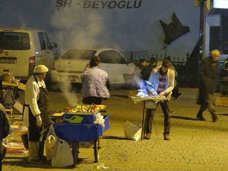 Peste la gratar in Istanbul