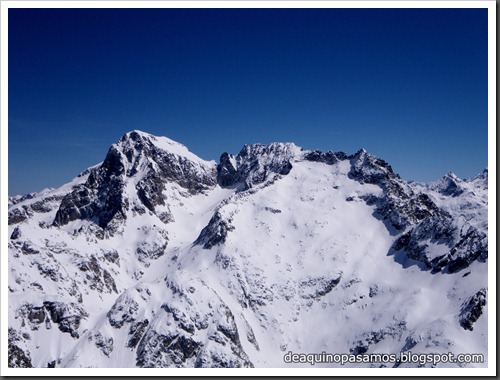 Arista NO y Descenso Cara Oeste con esquís (Pico de Arriel 2822m, Arremoulit, Pirineos) (Isra) 9438