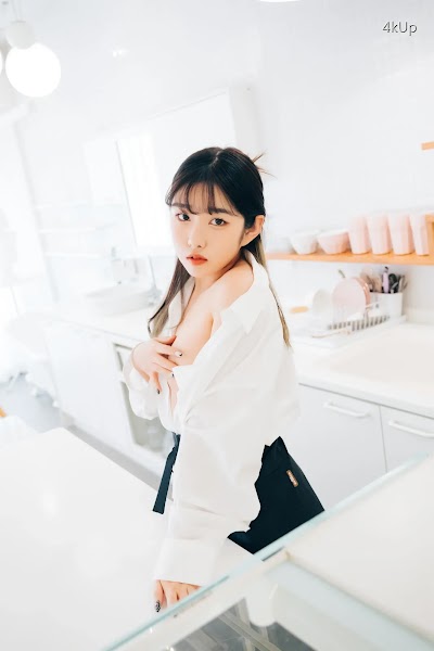 [Loozy] Sonson (손손) Nude Apron
