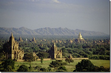 800px-Bagan,_Burma