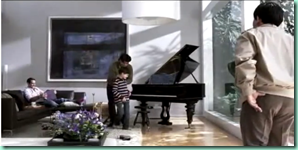 la_otra_familia_piano