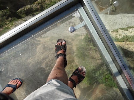 26. Podeaua de sticla.JPG