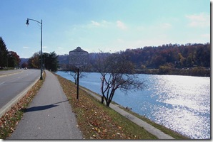 Fort Lee marker in Charleston, West Virginia along Kanawha River (Click any photo to enlarge)