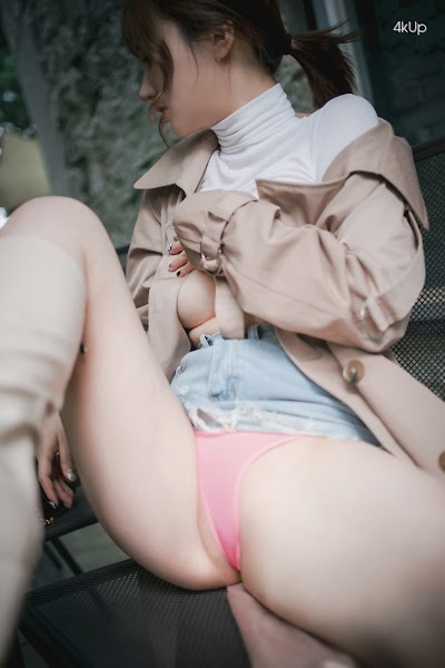 DJAWA Photo – Son Ye-Eun (손예은) A Snap of Intimacy