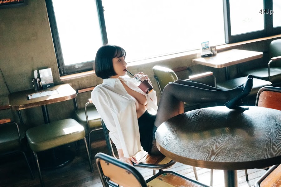 [Loozy] Son Ye-Eun (손예은) Tainted Love Bar