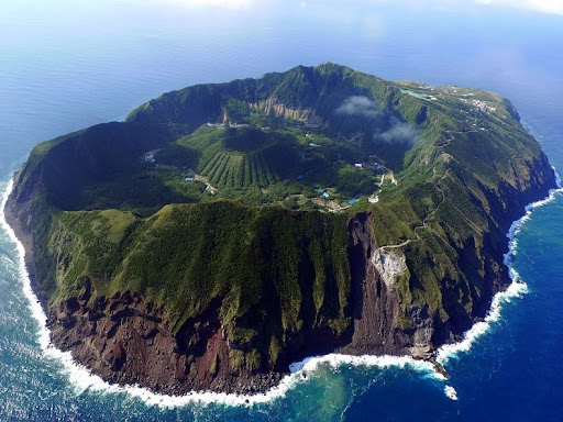 The Inhabited Volcanic Island of Aogashima, Japan | Amusing Planet