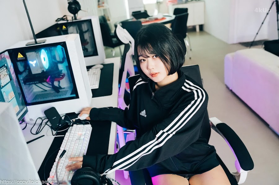 [Loozy] Zia (지아) PC Room With SP (Part A)
