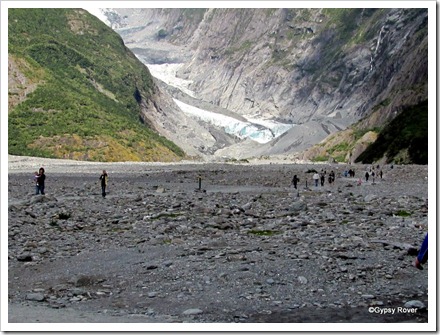 Like little ants people traipsing 2 kilometres across the valley floor to get to the Franz Josef glacier.