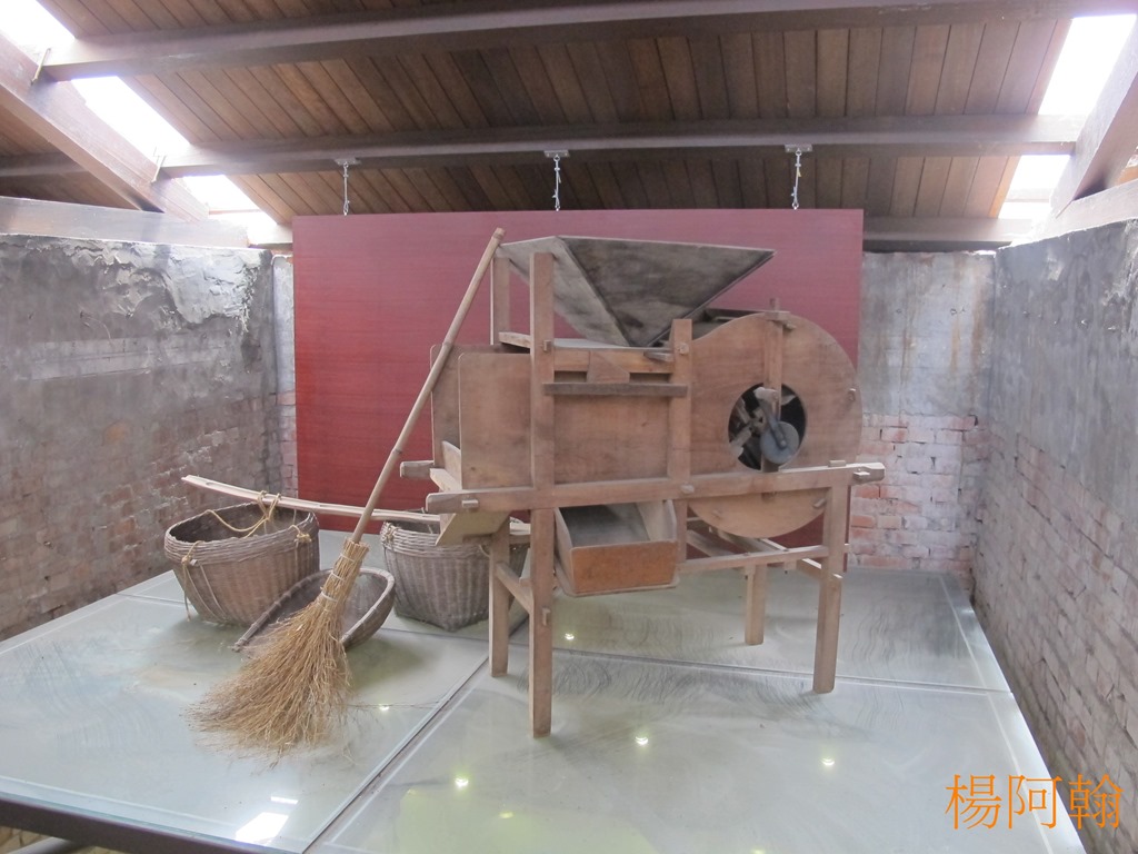 [0717%2520108%2520-%2520%25C2%258CP%2540%2509%255B5%255D.jpg]