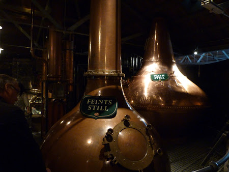 Imagini Irlanda: vechi cazane de distilare