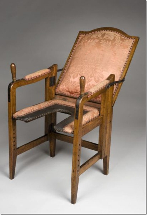 ancient_birthing_chairs_helped_women_during_childbirth_640_04