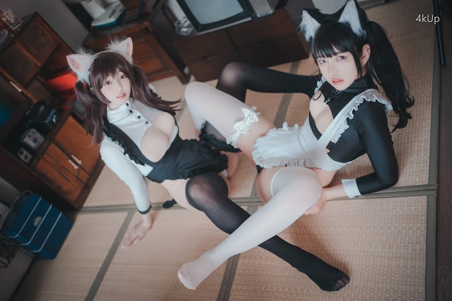 DJAWA Photo – Bambi (밤비) & Sonson (손손) Maid Mansion W