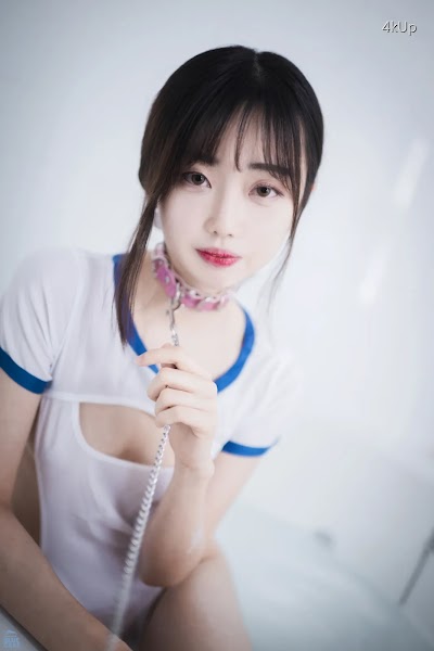 [BLUECAKE] Kim Ji-won (김지원) White One + RED.Ver
