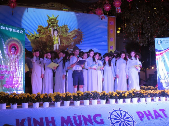  Đêm văn nghệ cúng dường Đại lễ Ph�t đản PL 2557