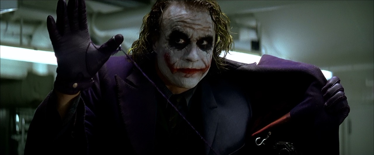 [The-Dark-Knight-Joker-Grenades%255B1%255D.jpg]