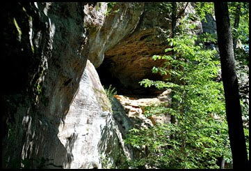 41b - Battleship Rock Trail- large cliffside cave -zoom