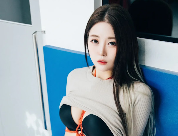 [Loozy] Bomi (보미) Bondage Subway