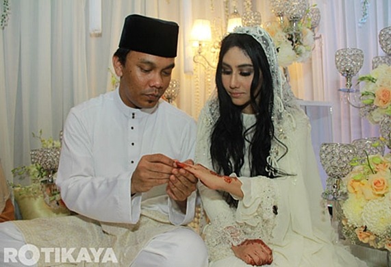 GAMBAR MAJLIS PERKAHWINAN ELLA DAN AZHAR GHAZALI