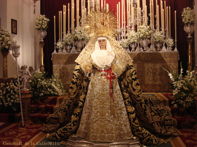 Esperanza de Triana - Sevilla - Besamanos 17-12-2011 (9).JPG