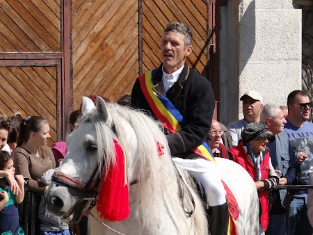 13. June batran cantand Hristos a inviat.JPG