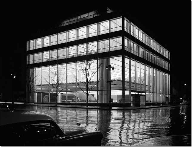 Ezra Stoller_Manufacturer’s Trust Company, Fifth Avenue, Skidmore, Owings & Merrill, New York, NY, 1954