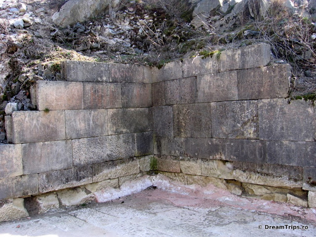 Cetatea Poenari cisterna