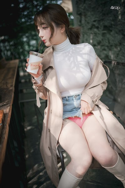DJAWA Photo – Son Ye-Eun (손예은) A Snap of Intimacy
