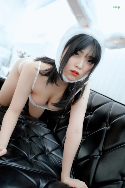 Song Hana (송하나) x BBUTTERMILK – HANA’s Room