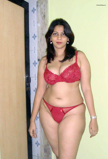 hot%252520desi%252520aunty%252520in%252520bikini.jpg