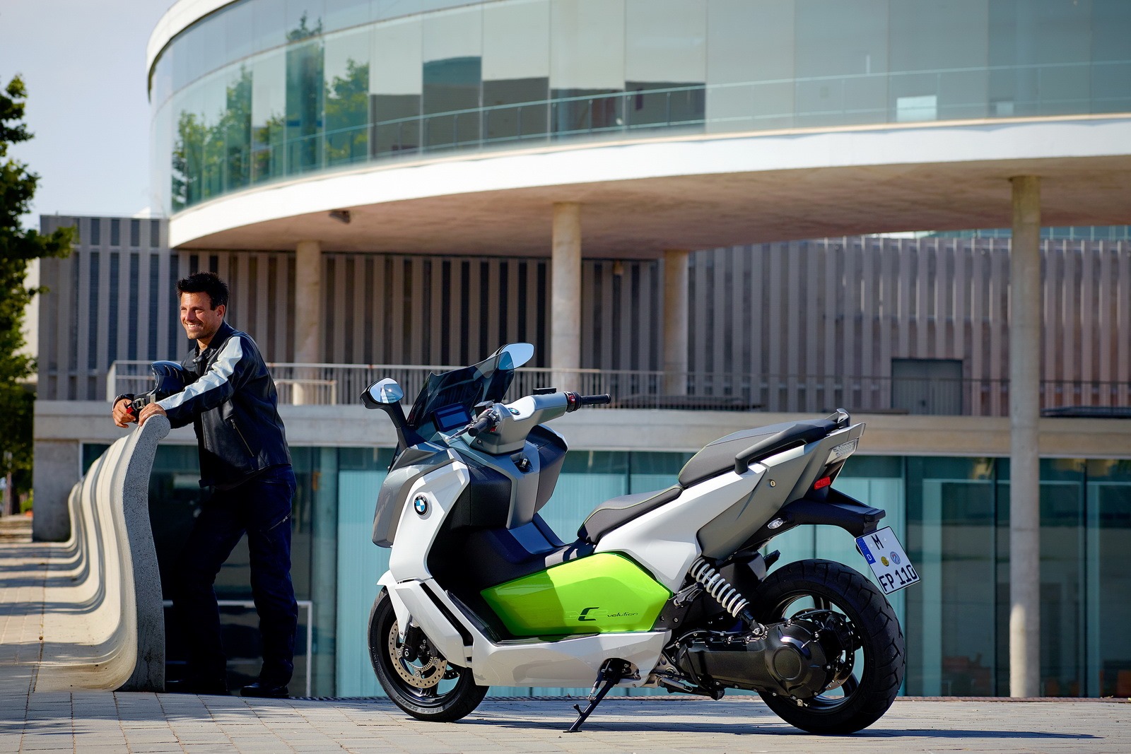 [BMW-Electric-Scooter-30%255B2%255D.jpg]