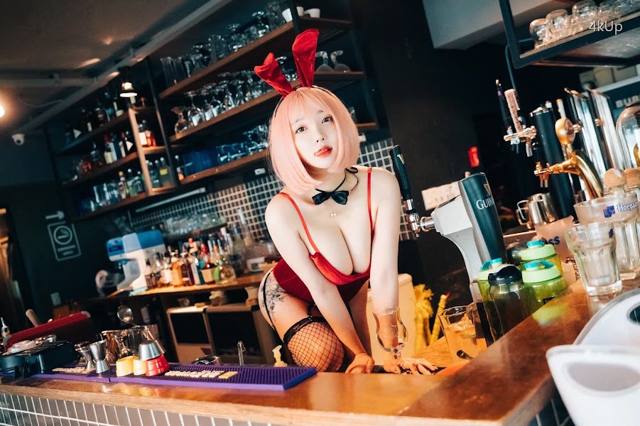[Loozy] Son Ye-Eun (손예은) Tainted Love Bar