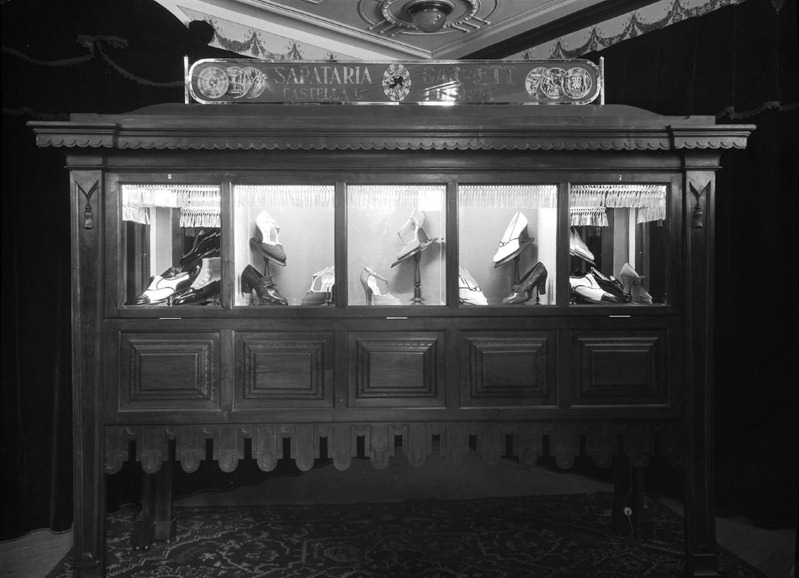 [Interior%2520da%2520Sapataria%2520Garrett%255B5%255D.jpg]