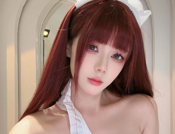 Coser@九言 黑丝女仆