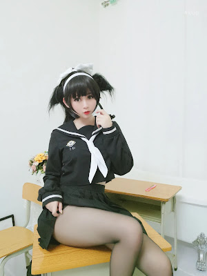 Coser@蜜桃少女是依酱呀 爱岩