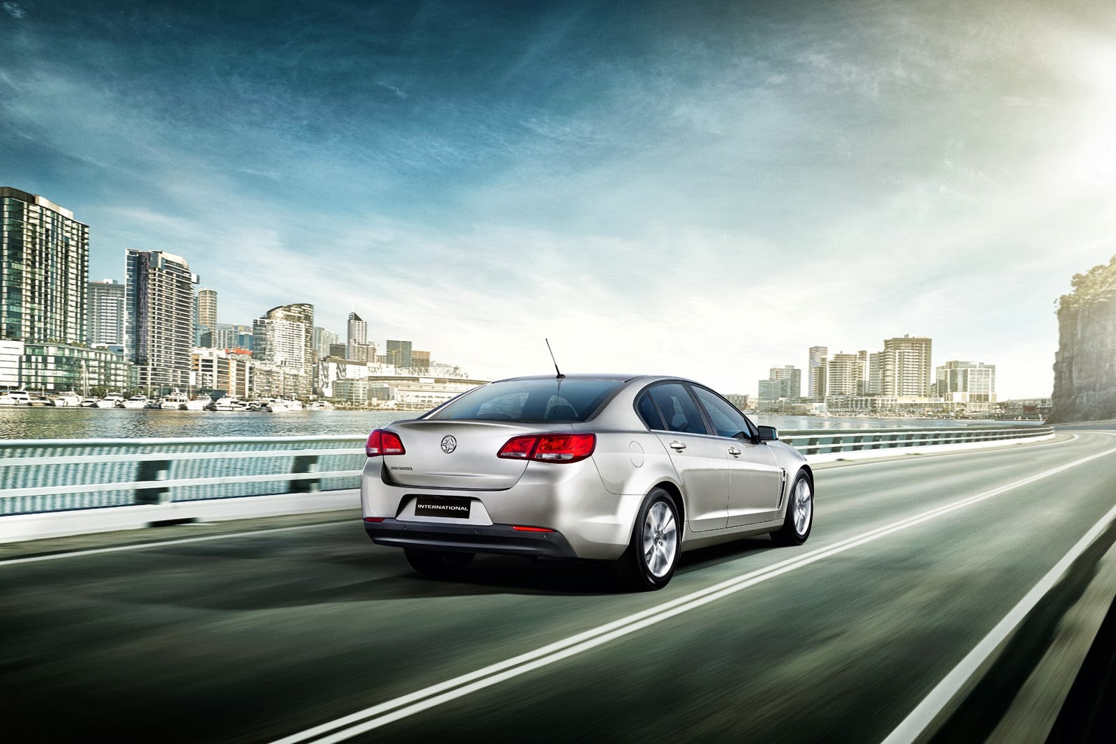 [Holden-VF-Commodore-International-Edition-2%255B3%255D.jpg]