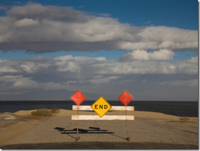 end-road-sign-in-desert-salton-sea-salton-city-imperial-county-california-usa