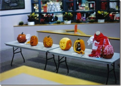 03 MSOE 2002 Pumpkin Carving Entries