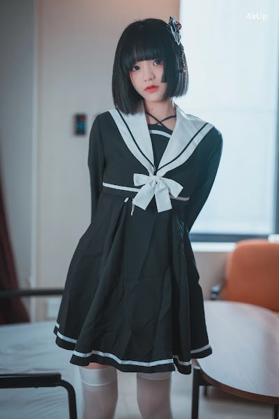 DJAWA Photo – Jeong Jenny (정제니) “Swimming Lessons #12”