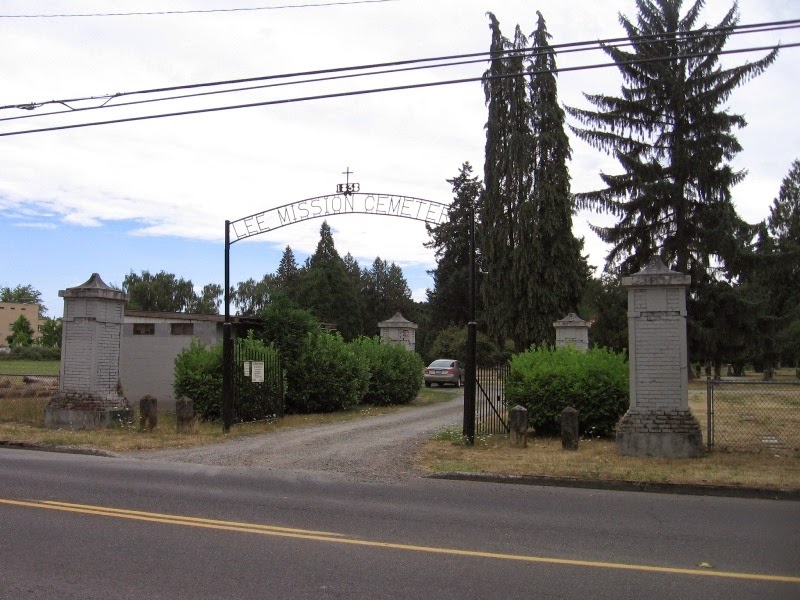 [IMG_8311-Lee-Mission-Cemetery-Gate-i.jpg]