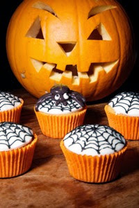 halloween_cupcake_ideas_spider_webs_1348188387