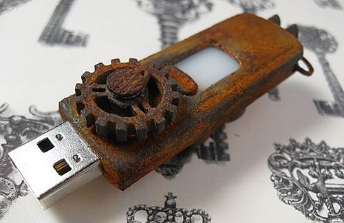 [steampunk_usb_flash_1%255B4%255D.jpg]