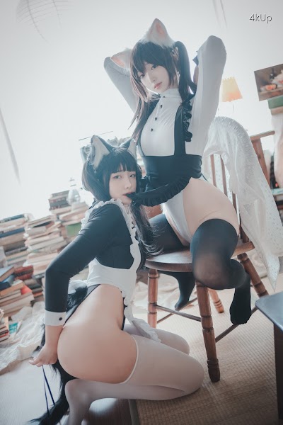 DJAWA Photo – Bambi (밤비) & Sonson (손손) Maid Mansion W