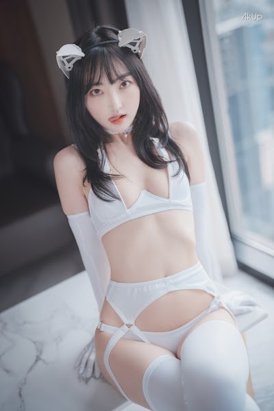DJAWA Photo – HaNari (하나리) Snow Cat #2