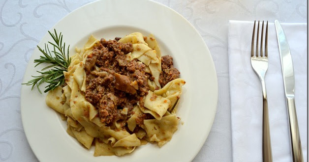 Le pellegrine Artusi: Maccheroni al ragù bianco di chianina e porcini