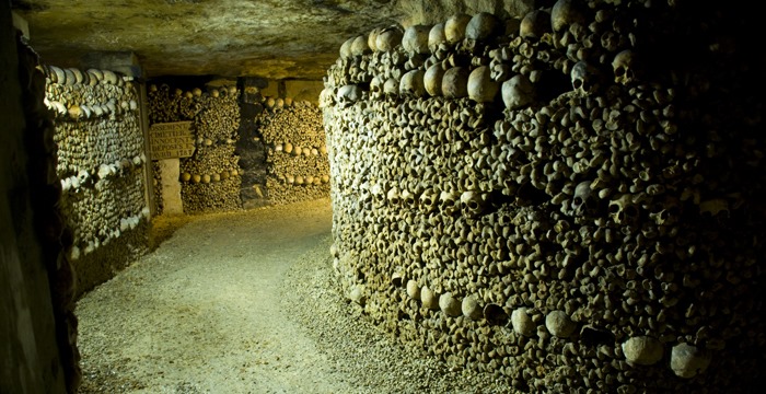 [catacomes_paris_023.jpg]