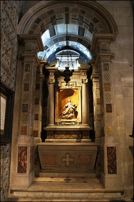Gloria Ishizaka - Igreja de Sao Roque - altar da santíssima trindade
